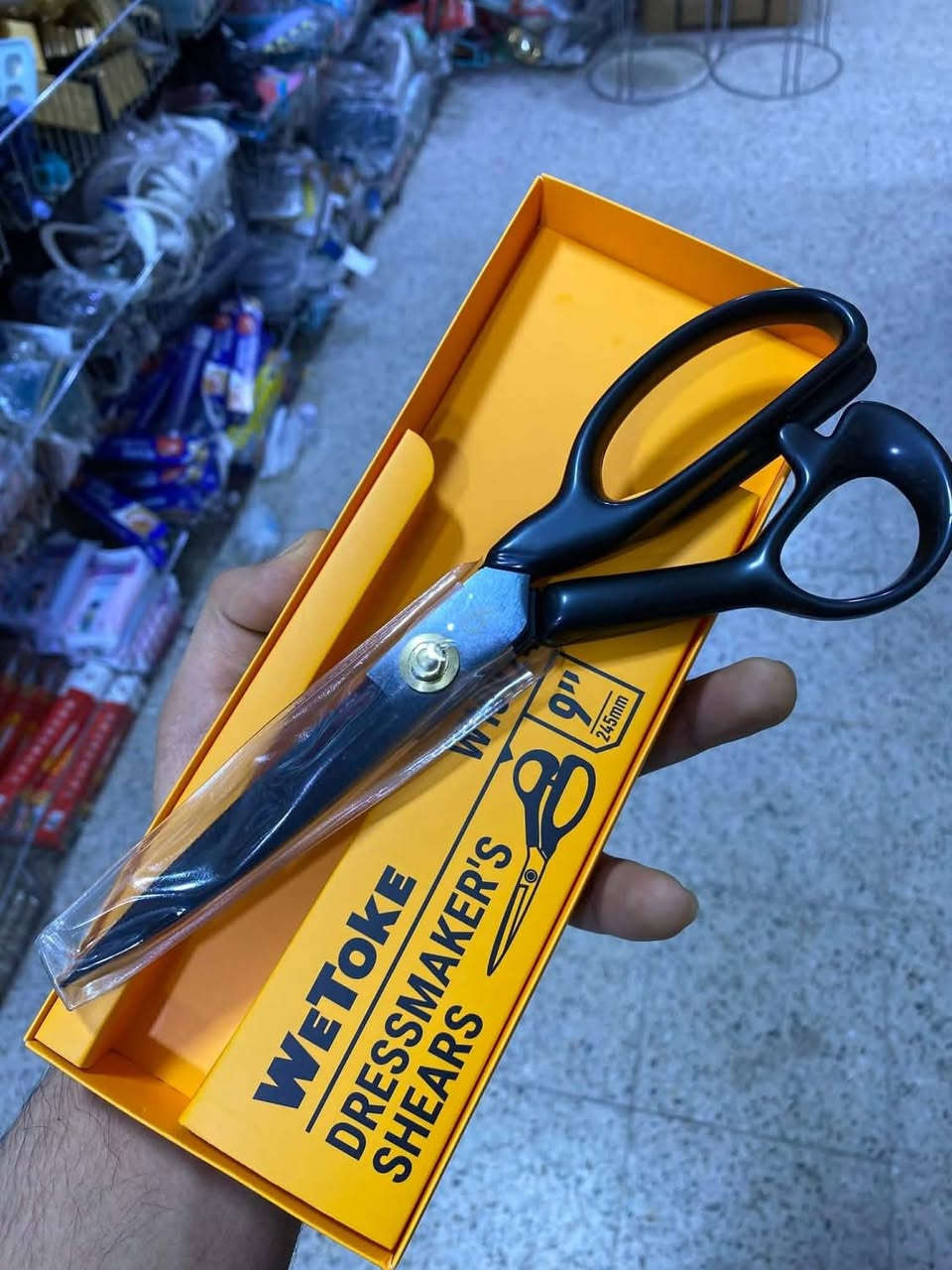 مقص من الفولاذ والكاربون والالمنيوم وزنه ثقيل
١٢ الف مع توصيل


**إذا كنت صاحب هذا الإعلان وتريد حذفه لأي سبب، رجاءا أرسل رسالة إلى الدعم الفني**