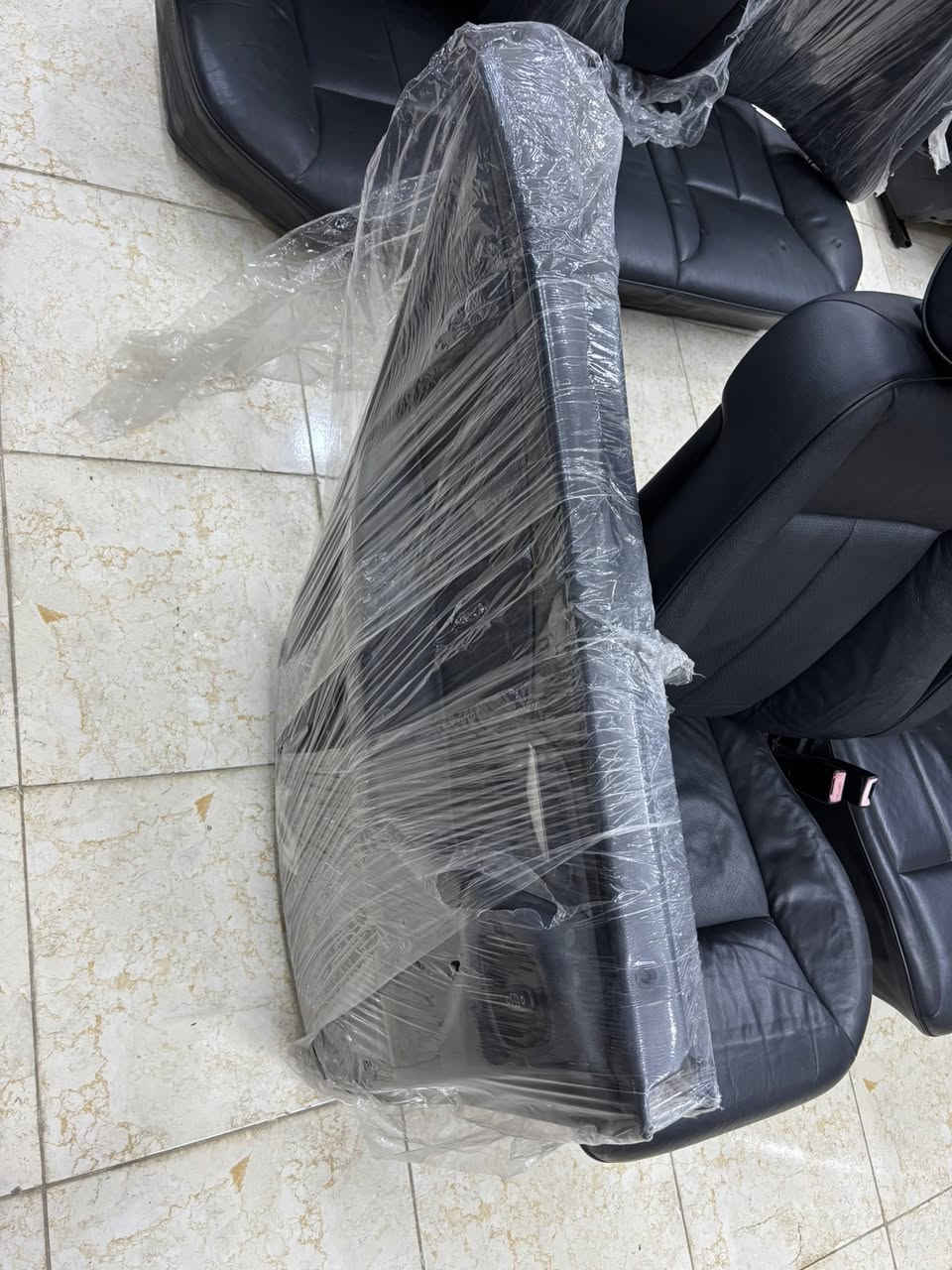 قطع غيار مارسيدس 

دب جامبو شبح ام عيون غواصه اس كلاس 
  
 متوفر تخم  بطاين مع كشنات  w210   موديل 2000جلد كهربائية صاج اخضر  بحاله الوكاله  يابان 🇩🇪🇯🇵  السعر 400 $ 

متوفر   /تخم كاربت جنطه كامل w210   السعر 110

متوفر  / شيال بنيد مع جك اصلي وارد يابان   جديد السعر 50 زوج   متوفر جمله ومفرد 
       

يتوفر كادر مختص  لفتح وشد الغرف داخل الورشه 

***********  للطلب تواصل واتساب 

يتوفر خدمه 🚚 توصيل 

النجف ملحق قريه الغدير  عمود 70 من جه شارع كربلاء 

🇩🇪❤️
