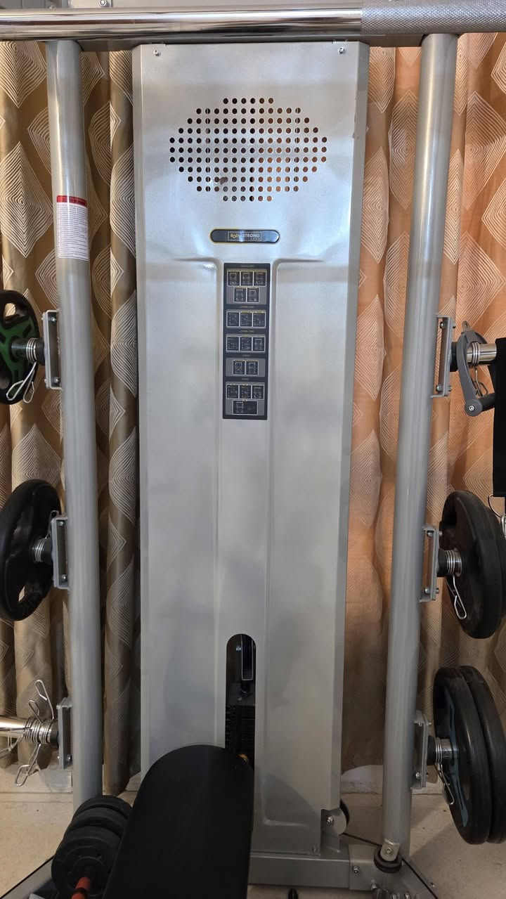 ملتي جيم منزلي الوزن الخاص بيه 80 كيلو مع مسطبة قابلة للتعديل وشفت أولمبي مع اوزان قرصين 20,وقرصين 15, وقرصين 10,وقرصين 5...السعر مليون ونص..
***********
