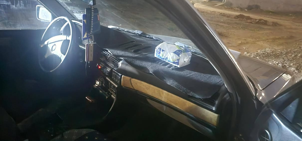 سلام عليكم  بي ام للبيع حجم 730
سياره بلاد بس الجنطه مصبوغه تبريد ويا السويج كير محرك شرط غرفه جديده تايرات 70بل 100 حداديه جديده رقم صلاح الدين سنويه لل27 سعر 38وبيها مجال ***********راعي
