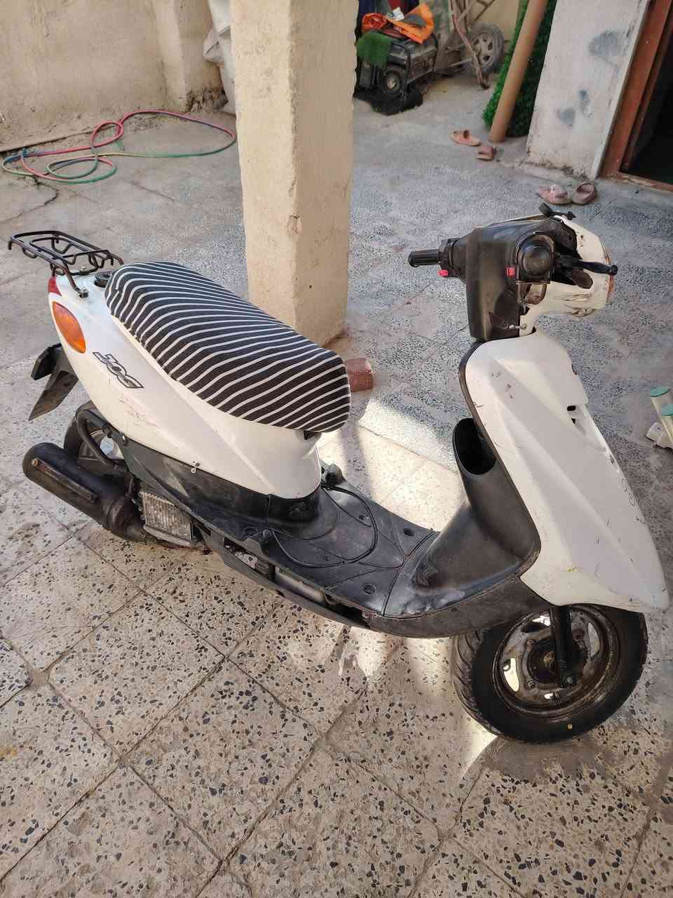 السلام عليكم دراجه يامهاه عصفوريه سرعه 60 نوزل مو خبط
مكينه نضيفه سلف هندر شغال كهربائيات كله شغاله بس كلجات بيه 160 وبيه مجال رقم***********
