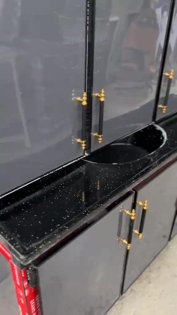 السلام عليكم العنوان سبع البور شارع ٤٠معرض المدينه للاثاث***********
