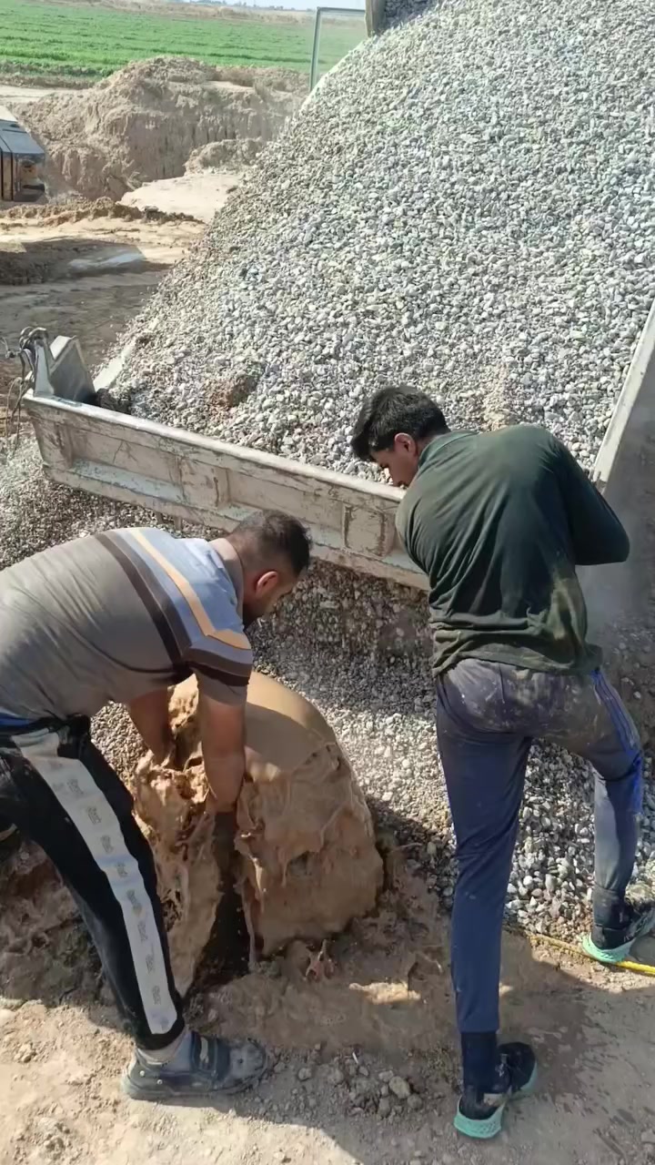 من رخصت الادمن لدينا كادر مختص للحفر لابار الارتوازيه بعماق حسب الطلب للاستفسار الاتصال على الرقم التالي أسفل الشاشه وبأسعار مناسبة جدا ونزل بوري 6-8-10انج بإدارة أبو علي *********** المتر 12 ألف دينار
