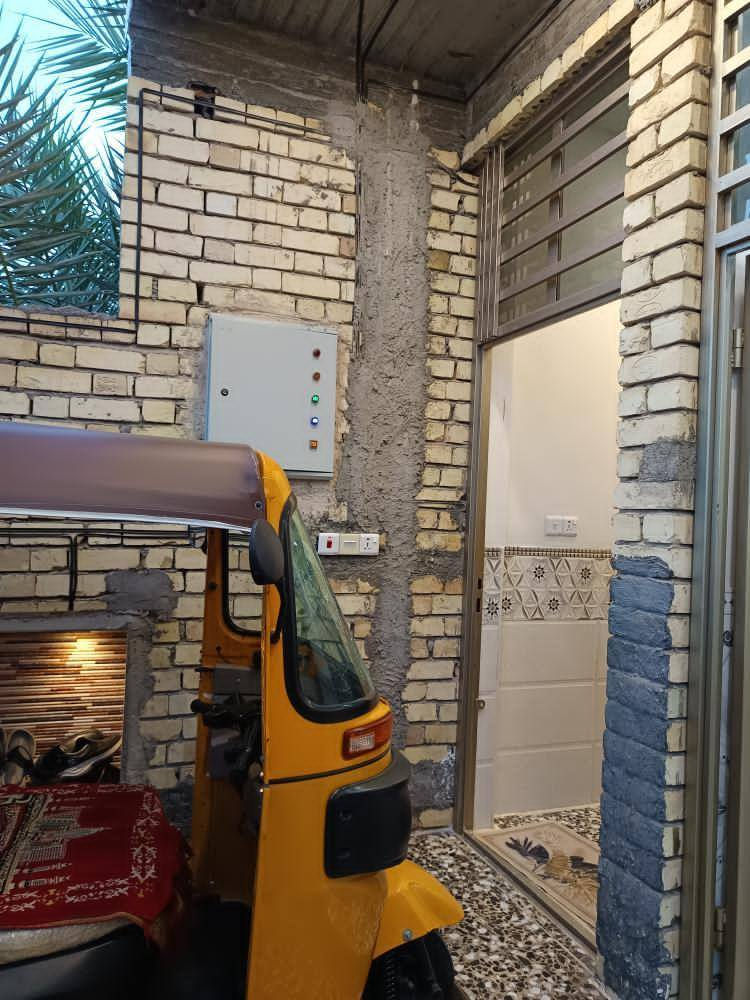 السلام عليكم دار للبيع المساحة 108(فقط مكاتبه )بناء جديد درجة اولى طابق واحد فقط استارة بيتونه المكان بلديات خلف الصحفيين قرب مضيف السواعد اكثر تفاصيل ***********..يرهم بيع او امراوس
