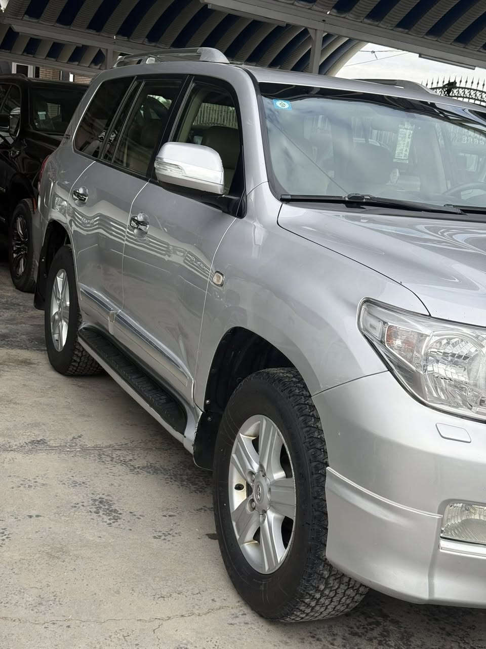 لاندكروز موديل 2009 رقم بغداد ماشيه 270 بيه ربع جاملغ الامامي  صبغ والباقي مكفوله كفاله عامه السعر 260 $وبيه مجال مكان السياره بابل مشروع المسيب للاستفسار ***********غير متواجد عل الانترنيت مكلف بل نشر
