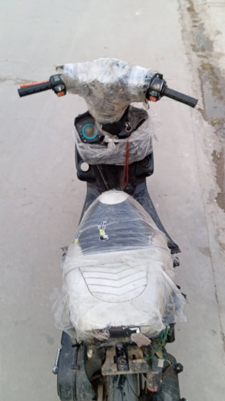 ماكس مضلع اي عيب مابيه مزوده شلعه ومعدل بس نقصه كفرات سعر 150 وبيه مجال بسيط


**إذا كنت صاحب هذا الإعلان وتريد حذفه لأي سبب، رجاءا أرسل رسالة إلى الدعم الفني**