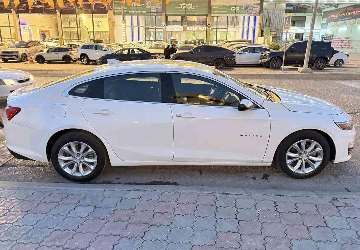 بسم الله الرحمن الرحيم
ماليبو  Lt   2023
10500$🔥🔥🔥 وبيه مجال بسيط        
تريده مع الرقم  11600$                                             
 رقم الشاصي 1G1ZD5ST9PF231933
مواصفات
بريك بصمه 
سياره. بصمه. +ابواب بصمه
ئوتو ستوپ
رادار. 
كاميره 
حساس امامي خلفي 
شاشه لمس 
ستيرن كهرباي +تحكم 
تحديد سرعه 
گير محرك شرط
ماشيه 55 ألف mi
مكان السيارة أربيل 
السيارة كاتي دهوك تترقم شمالي
‏‭***********
***********
