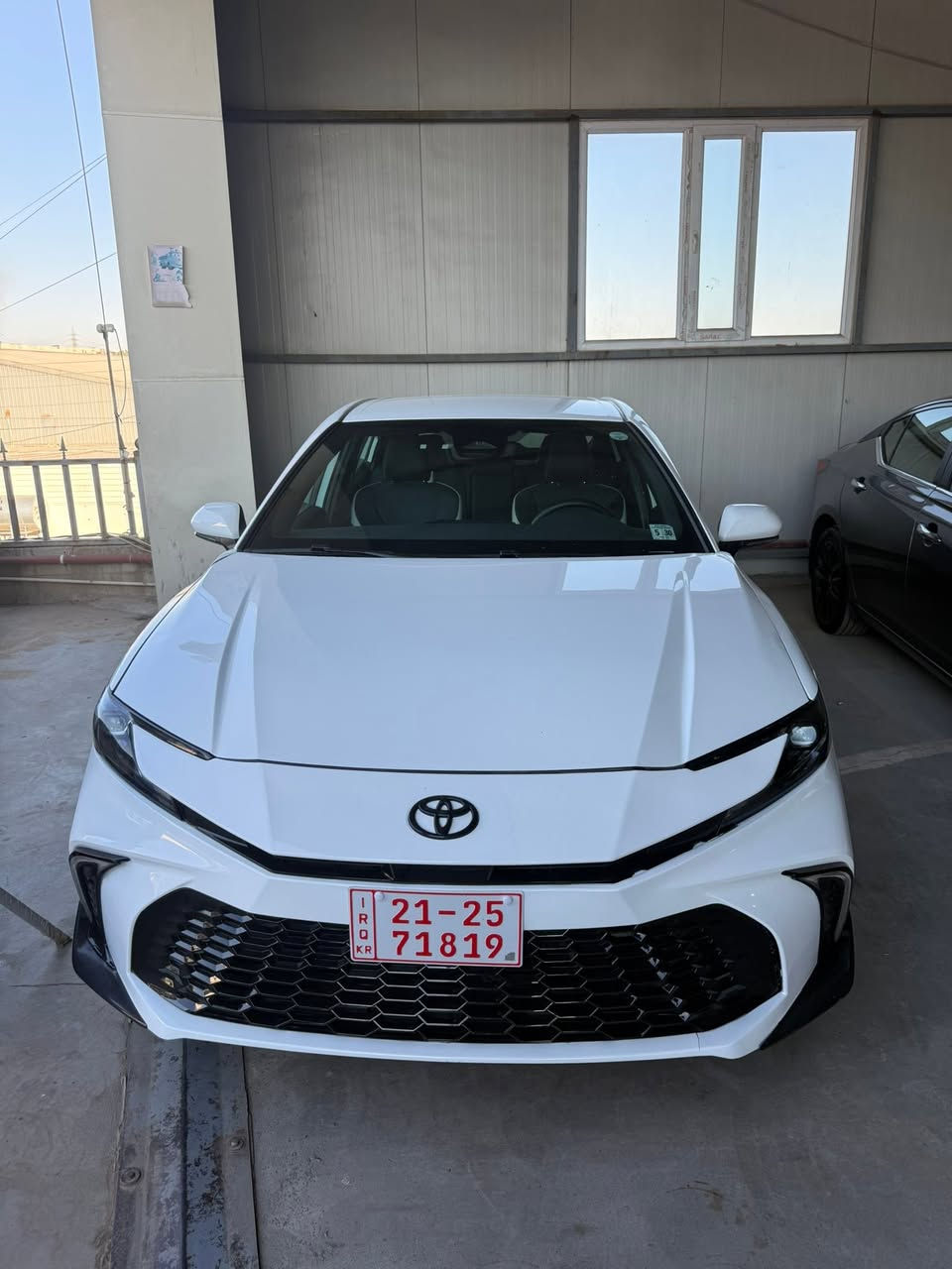 🚗 للبيع: تويوتا كامري 2025 SE  
• فئة SE الرياضية
تفاصيل اكثر على الخاص 
• محرك 2.5 لتر اقتصادي وقوي
• شاشة كبيرة مع Apple CarPlay و Android Auto لاسلكي
• مقاعد رياضية مريحة بتصميم أنيق
• مقعد السائق كهربائي
• تشغيل بصمة ودخول ذكي
• مثبت سرعة ذكي
• كاميرا خلفية مع حساسات
• شاحن لاسلكي للموبايل
• جنوط ألمنيوم رياضية 18 إنج
• مكيف أوتوماتيك ثنائي المناطق
• مقود جلد متعدد الوظائف
• أنظمة أمان متطورة مثل التحذير من النقطة العمياء، المحافظة على المسار، والفرملة التلقائية للطوارئ
• نظام مراقبة السائق ومساعدة القيادة
3 قطع 
رقم الشاصي 4T1DBADK9SU026326
السعر مناسب وبي مجال


**إذا كنت صاحب هذا الإعلان وتريد حذفه لأي سبب، رجاءا أرسل رسالة إلى الدعم الفني**