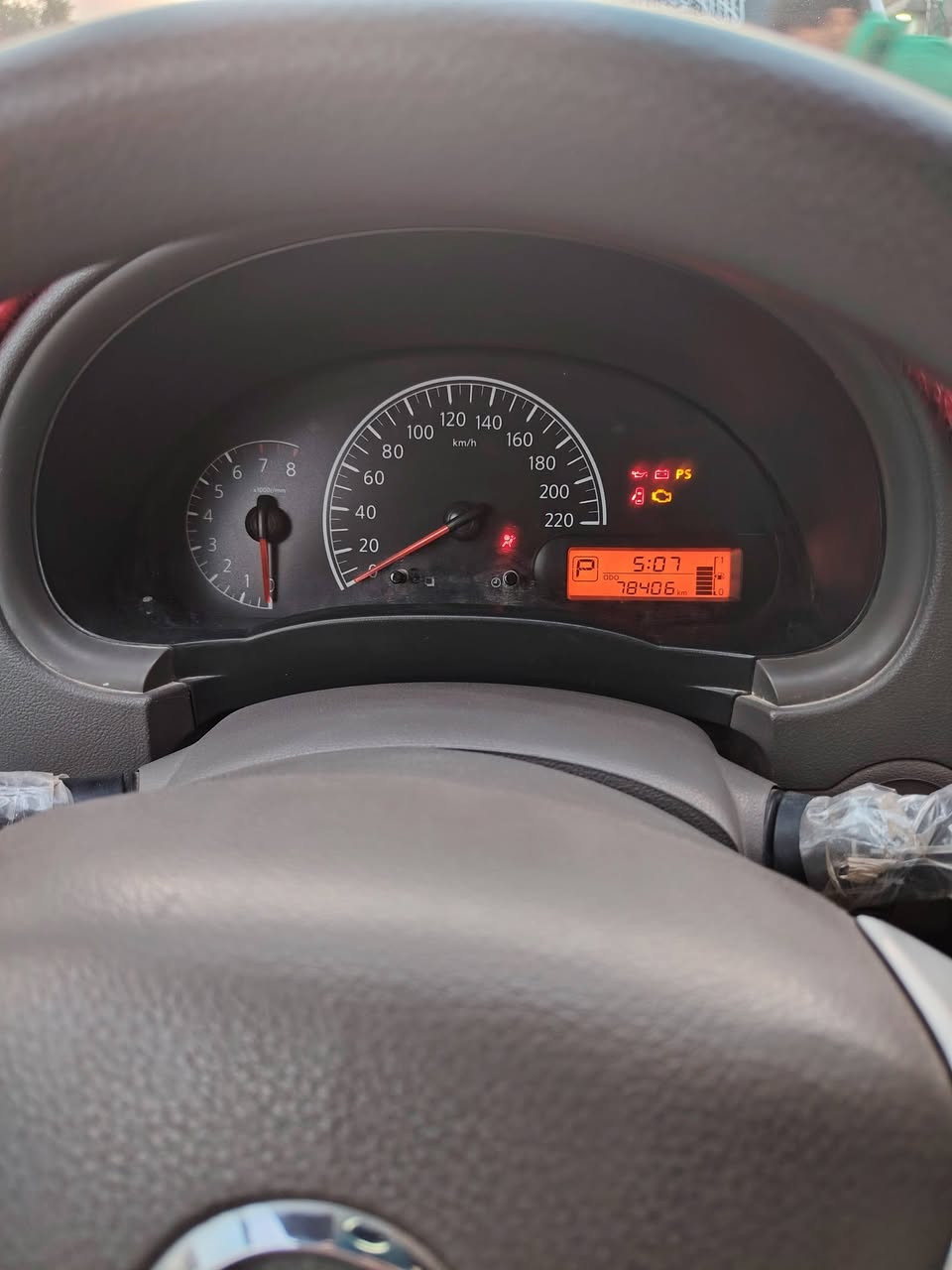 السلام عليكم نيسان صني موديل ٢٠٢٢ السعر 115 وبيها مجال العنوان البصره حي الحسين  ***********
