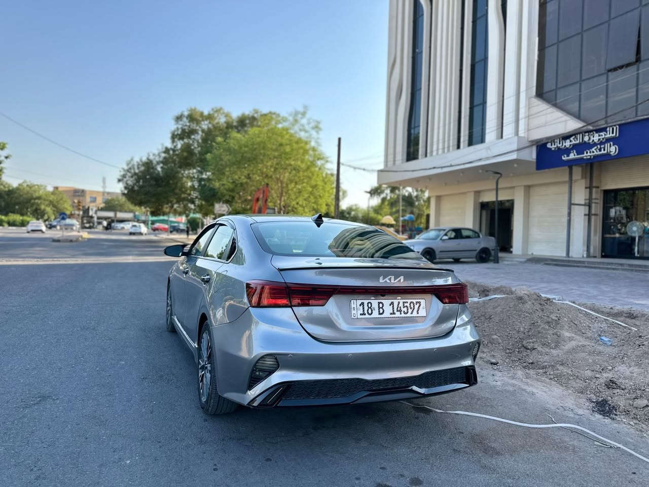 السلام عليكم
فورتي موديل ٢٠٢٣مكينه ٢٠٠٠ دوش  رقم بابل باسمي تحويل ثاني يوم 
الضربة الدعاميه الخلفيه صبغ و باب السايق صبغ اثر ضربه و الحوض شبر تعديل  
بدون ايرباك 
للتوصل ***********وسام
148 وبيه مجال
