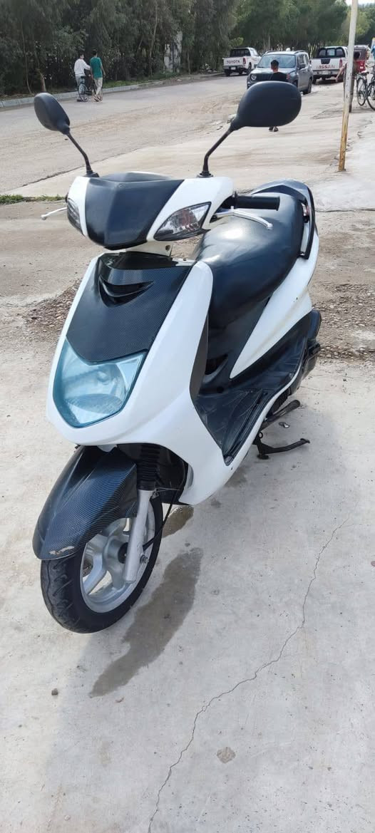 من رخصة الأدمن
للبيع دراجه سكنس ياباني نثيه 
دراجه نضيفه 
سعر 825
موقع ديالى بعقوبة التحرير 
الاستفسار اكثر تصال عل رقم ***********
