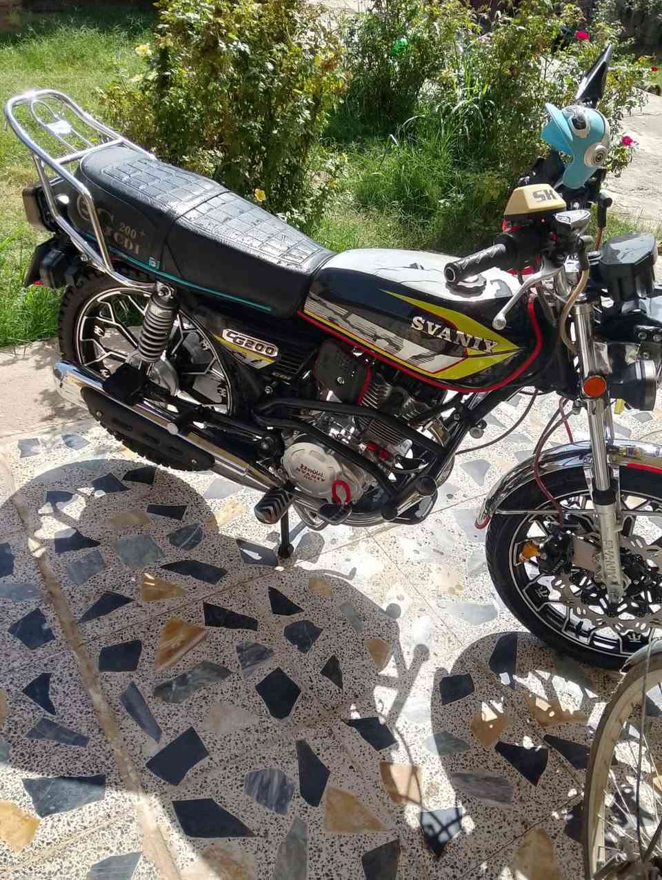 سلام عليكم دراجه للبيع موديل ٢٠٢٥ وراق كمله محرك ٢٠٠cمكان بغداد قرب بسمايه سعر ٨٠٠ بيه مجال وتساب ***********
