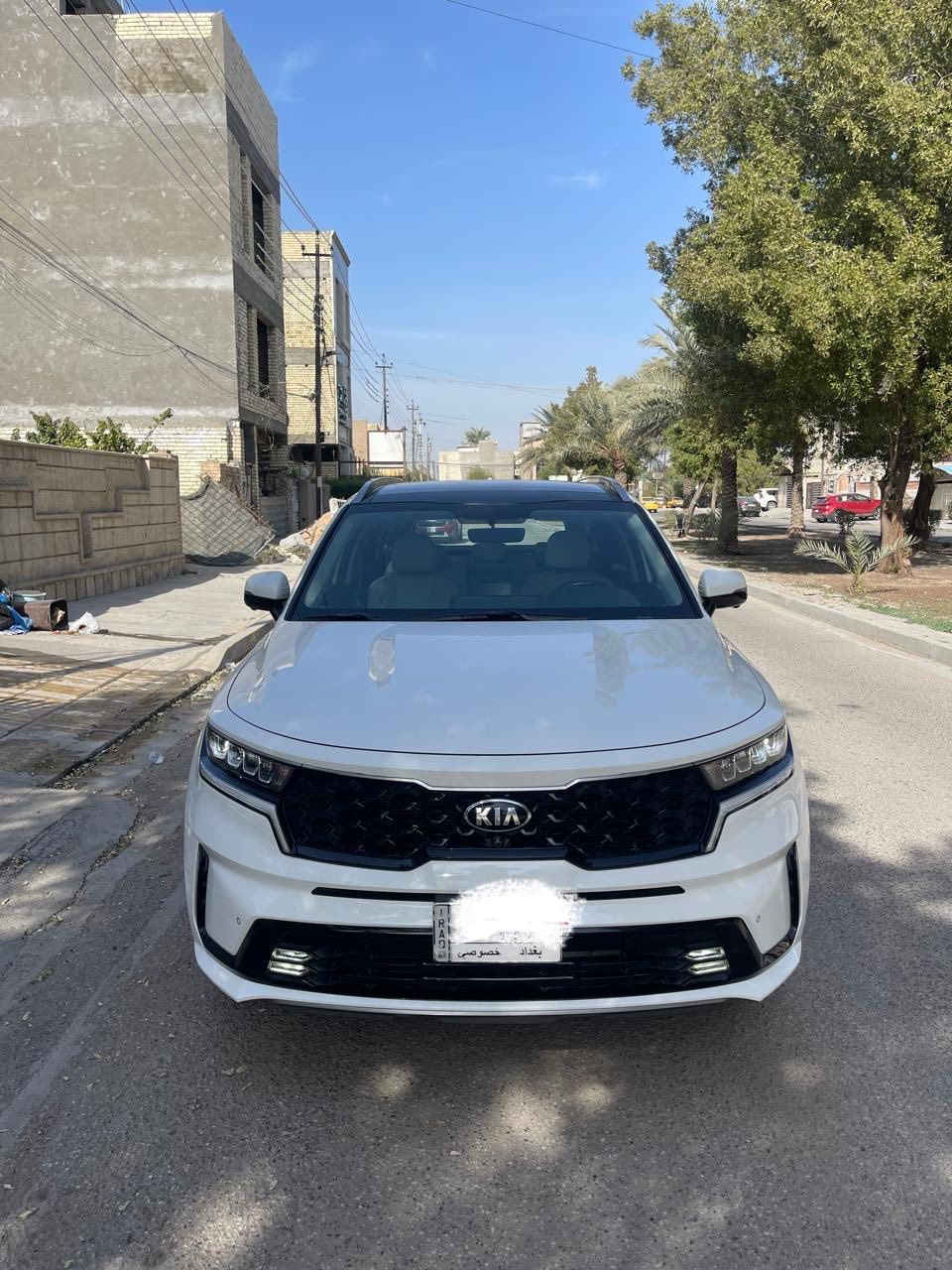 سلام عليكم سيارة سورنتو للبيع2021 
فوول 1/1. Vib 
5 كاميرات محيطيه فوول مواصفاته    
كشنات تدفئه تبريد + كهرباء 
تبريدهه ثلج ❄️ 
سقف بانورامي بالكامل 

ماشية67 الف فقط حقيقي السياره 

السياره محافظ عليهه بانزين محسن  
السياره محركهه 6 اسلندر

سايد بريك كهرباء 

دفع رباعي فور ويل 

٤ انضمه قياده 

كير ماوس 

تخم تاير جديد
وارد خليجي كفاله عامه من الضربه والبارد والخدوش
مكان السياره( السيدية) للاتصال (***********)  
 السعر 283 ورقه
