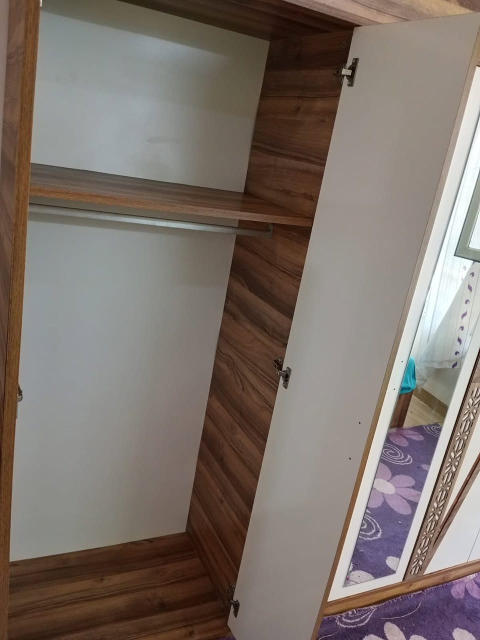 غرفة نوم للبيع نفرين كبيرة نضيفة كلش البيع مستعجل رقم***********
