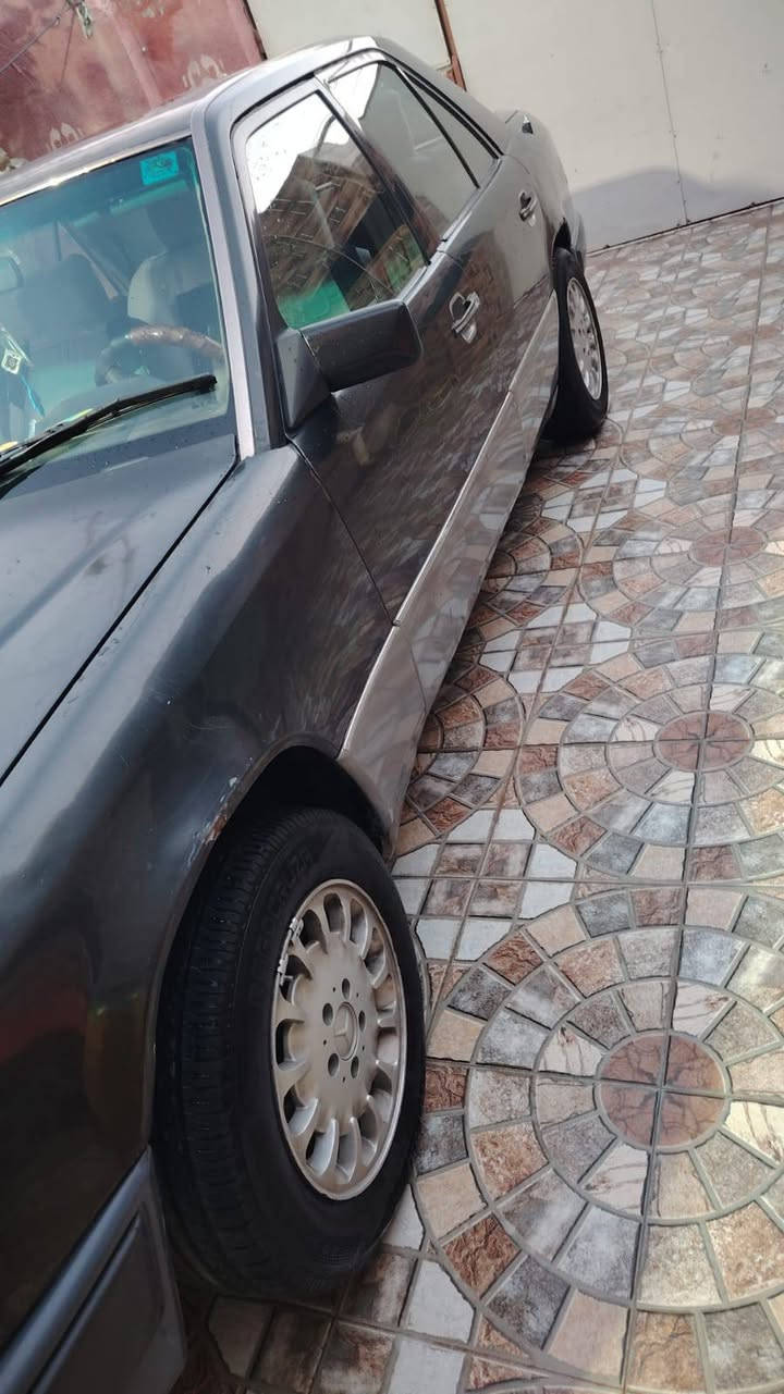 سلام عليكم مارسدس دب مديل 91 سياره كله جديد تخم تاير تبريد كير مكينه حداديه قواعد وحده سليمه وثاني بيه تعمير *********** انتصل اني مكلف بل نشر
