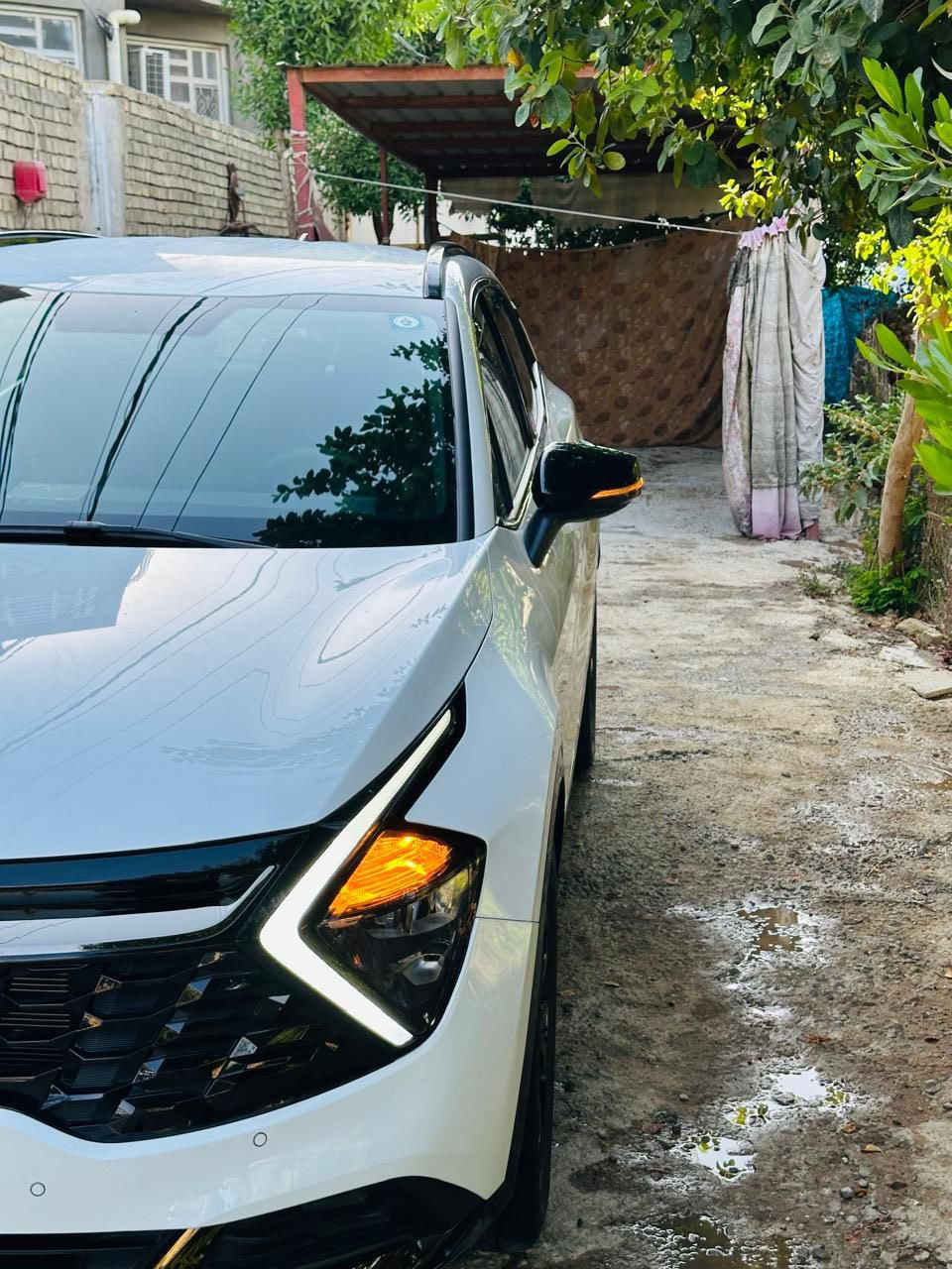 🚗 كيا سبورتاج 2025 بلاك اديشن 🔥
✨ أبرز المواصفات:
▪️ محرك 4 سلندر سعة 2000 سي سي اقتصادي وقوي
▪️ سقف حديد 
▪️ نسخة Black Edition مع إضافات سوداء رياضية (شبك، ويل كب، مرايا)
▪️ شاشة وسطية مع نظام آبل كار بلاي وأندرويد أوتو
▪️ كاميرات + حساسات أمامية وخلفية
▪️ تشغيل بصمة + دخول ذكي
▪️ مقاعد جلد مريحة بتصميم رياضي لون زيتوني 
▪️ مكيف خلفي لراحة الركاب
▪️ نظام ثبات إلكتروني ووسائد هوائية متعددة للسلامة
▪️مغلفه ppf
▪️بيه بارد بابين ع كد شبر ورصعة بلجاملغ مسحوب PDR الباقي ع وصع الشركة ماشية أقل 5000 Km
🔧 ضمان خمس سنوات أو 100.000 كم
السعر : 228 بيهة مجال للشراي
العنوان: بغداد مصفى الدورة
للاستفسار: ***********
