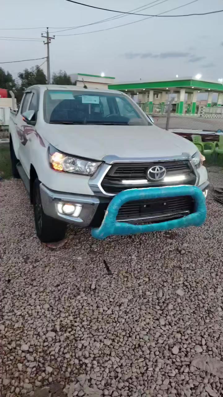 سلام عليكم بيكم هايلوكس مكفوله كفاله عامه ماشيه ١٩ الف حقيقي فابلون شركه سياره وضع شركه رقم بابل موديل ٢٠٢٣  رقم الجوال ***********
