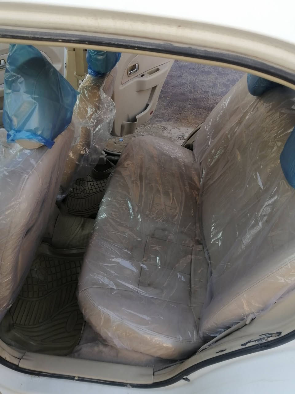 السلام عليكم فلاوين 2013 بئسمي رقم انكليزي
السعر 35 وبيه مجال العنوان النجف
***********
