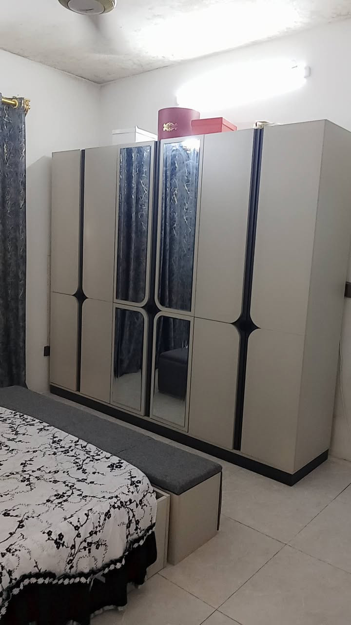 غرفة للبيع 10قطع استخدام 4اشهر تركي ثقيل للاستفسار***********

