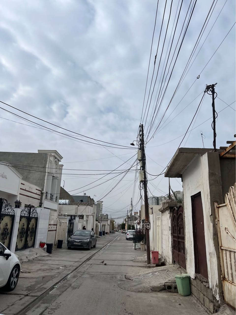 خانوو لە گەرەگی ٩٤ باداوە بە روبەری ١٦٠مەتر بۆ فرۆشتن بەتالە نرخی ٤٥٠٠٠$ مجالی تیدایە
بۆ زانیاری زیاتر پەیوەندی بکەن بە
*********** أربيل, العراق
