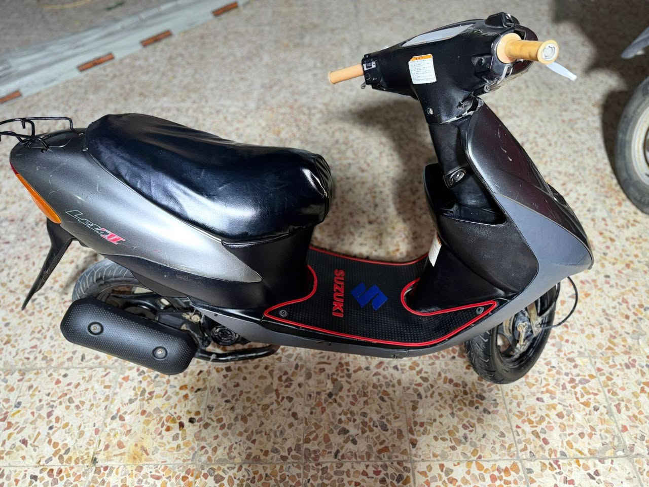 سلام عليكم
دراجه سازوكي جنطه للبيع دراجه نضيفه وناعمه شغاله نكرة سلف وهندر اوراق مفتوحه مره وحده السعر 325 وبيها مجال للشراي 

***********
