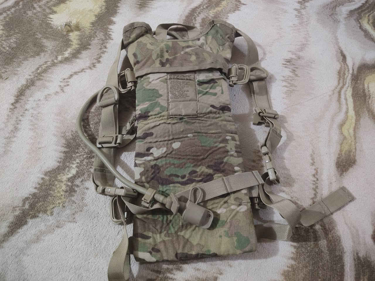هذه حقيبة ترطيب عسكرية من طراز MOLLE II بنمط تمويه Multicam OCP.
تتميز بنظام حمل مزود بـ 3 لترات (100 أونصة) من سعة المياه، وهي مصممة للاستخدام مع الدروع أو كحقيبة ظهر.

تتضمن الحقيبة أحزمة كتف قابلة للتعديل ومقاطع Grimloc لنقاط التعليق


**إذا كنت صاحب هذا الإعلان وتريد حذفه لأي سبب، رجاءا أرسل رسالة إلى الدعم الفني**