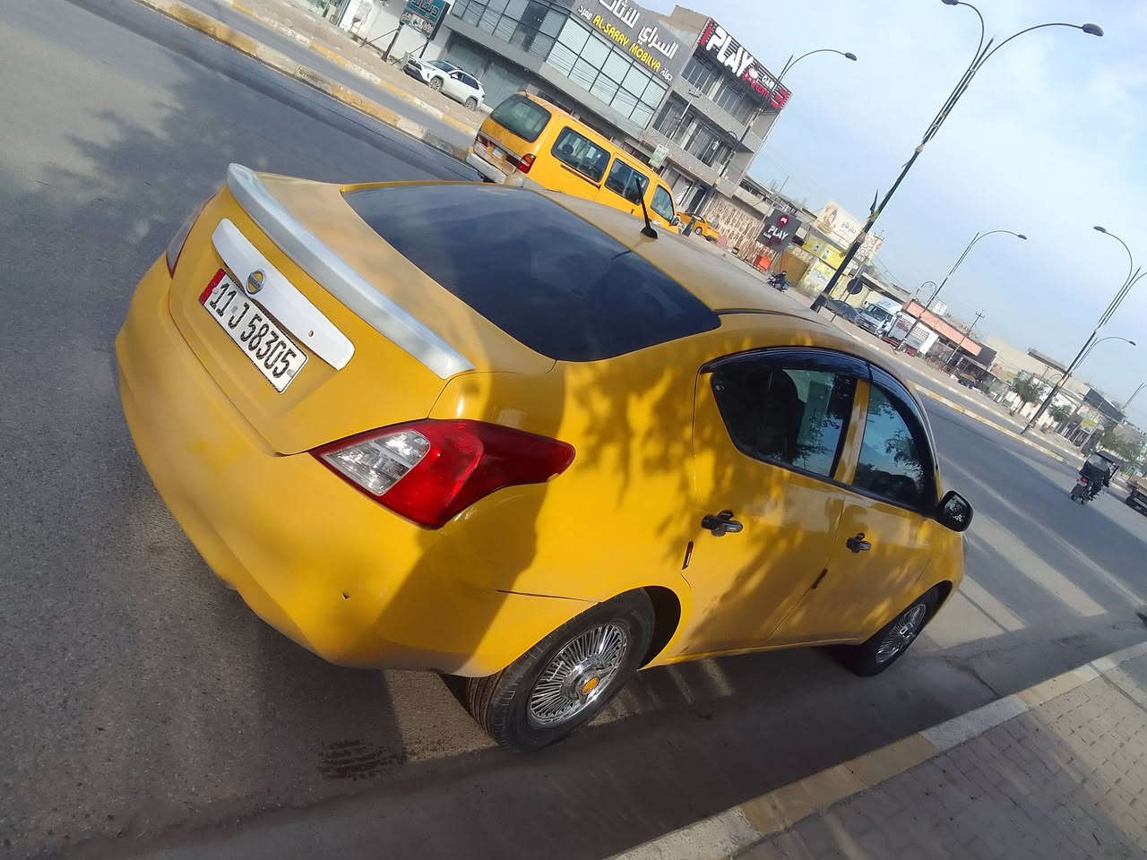 سلام عليكم نيسان فيرسه موديل 2013سياره بيهه ضربه من وره اوبيهه تصفيات مال تكسي مكينه اب حاله جيده كير مال موديل 19شادلهه صدر جديد شادلهه مشط ستيرن جديد باتري جديد كهربائيات تبريد اوتتفه شغاله تخم تاير جديد منضومه مال بانزين كلهه جديده نوزل بلك مجول كله جديد جاهزه السياره سعر 85بيهه مجال لطيبين مكاني بغداد جميله ***********
