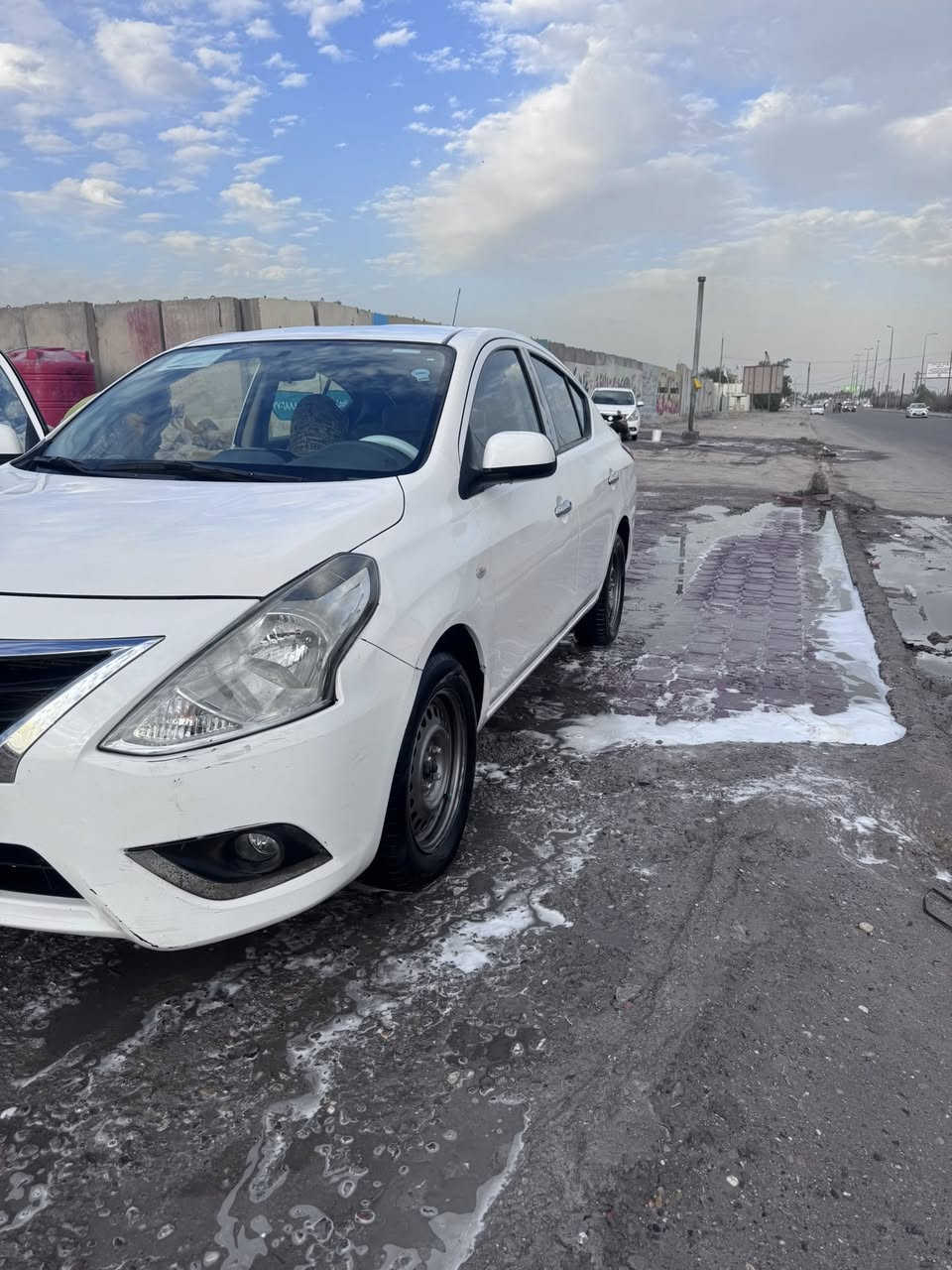 السلام عليكم
موديل 2021
نيسان سني هندي اصلي بليتة زركه 
السعر /111وبيه مجال 
ام حساسات/ ابرياك 
تبريد ثلج ❄️ 
السياره نظيفه 
مبدل جاملغ امامي 
مكفوله من الصبغ بيها بارد باب شبر
ماشية 108الف
رقم اربيل  
بصرة  📍
***********
