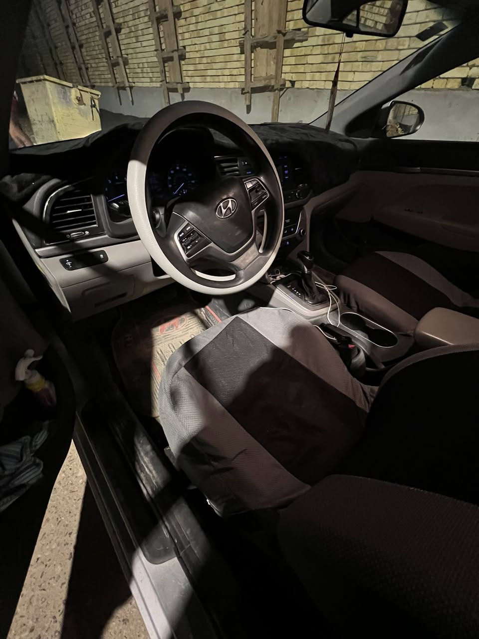 السلام عليكم انترا لبيع مديل 2018سياره كلش نظيفة محرك 2000محرك بعده جديد سياره أمريكي سعر 120ورقه بيه مجال لي طيبين رقم الهاتف***********
