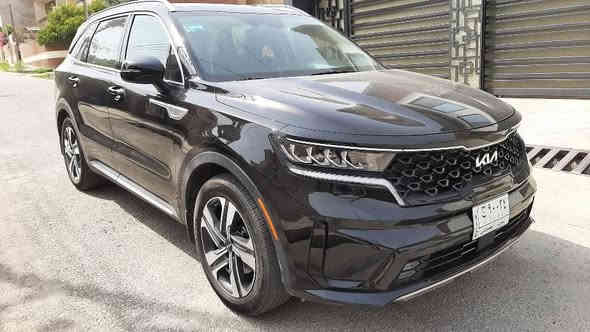 سورنتو هايبرد EX موديل 2022 
وارد امريكي ضررها موضح الضرر بالصور ورقم الشاصي موجود 
جميع الايرباك سليمة 
ماشية 32الف كيلو 
رقم نينوى
المواصفات
محرك 1600 تيربو + كهرباء 
التفويلة 900+ كلم
بصمة تشغل وابواب وتشغيل عن بعد
لایت 4 عدسات
شاشة كبيرة
كامرة خلفية
حساسات خلفية
7 راكب كشنات منفصلة VIP
كشنات جلد كهرباء
كشنات تدفئة
قيادة ذاتية
تحديد مسار
كروس كونترول
رادارات  امامية خلفية 
وضعيات قيادة سبورت ، نورمل ، ايكو
سايد بريك كهربائي
صندوك كهرباء 
اوتو هولد
كير ماوس 
تحكم ستيرن كامل 
السعر 270 ورقة 
مكان السيارة موصل
 *********** واتس موصل
