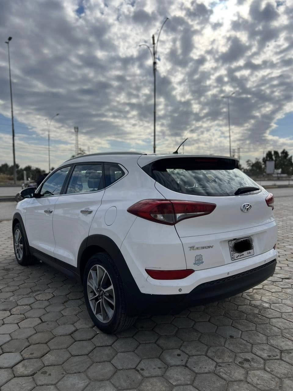 سلام عليكم 
للبيع توسان موديل 2018 خليجيه  رقم بغداد مشروع وطني تحويل ثاني يوم 
سياره مكفوله كفاله عامه شرط الفحص 
محرك 2000دوش شرط ممفتوح 
سياره جاهزه كل نقص مابيه مال جناي 
السعر 178 وبيه مجال للشراي
***********
مكان سياره كربلاء
