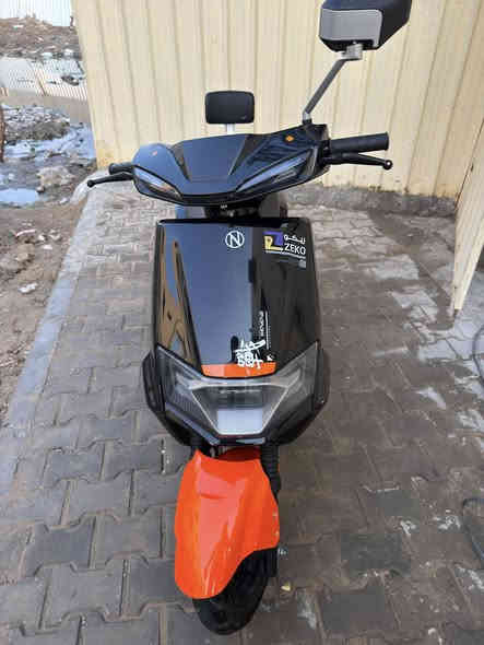 دراجه شحن للبيع نوع (BENENG)
دراجه تحتوي على 6 بطاريات 
نضيفه ماشيه فقط 3400
اخذتها ٣١/٥ يعني بشهر السادس
دراجه كلش نضيفه مثل ما مبينه بالصور 
نضام ٤ سرعات سرعتها ٦٠ حقيقي
السعر ٦٠٠ قفلها ماخذها ب٨٠٠ اني والشراي يجي وبي خير ويدلل
وياها خوذه هديه 
العنوان بغداد شقق الطالبيه
*********** واتساب
