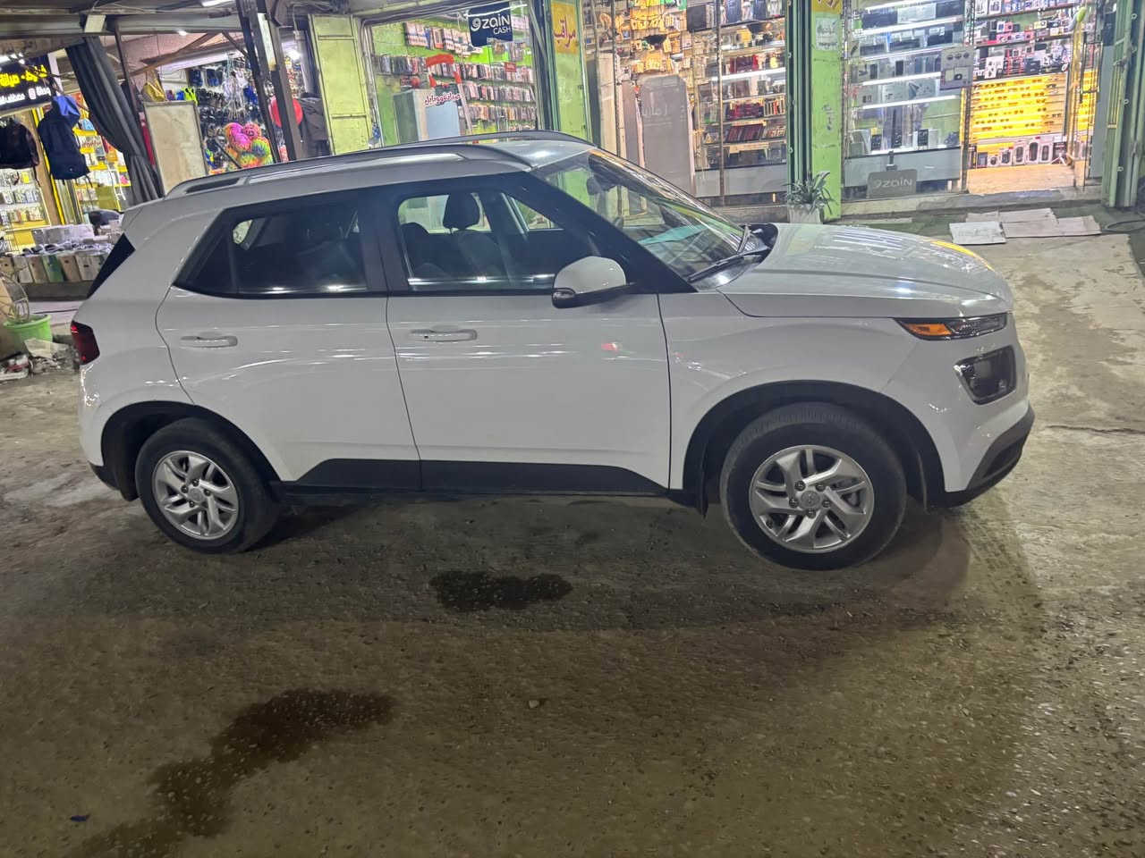 فينو موديل 24 دخول جديد ماشيه 3000 فقط حادث السياره بنيد تبديل وخشم الجاملغ الايسر وبيهه تصليح بدايه الشاصي فول بصمه السياره عدا الفتحه بدون رقم السعر120 مكان السياره حله الجمعيه ***********
