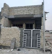 يوجد  بيت (هيكل) للبيع في منطقة الشرطة الخامسة مقابيل الدعم اللوجستي  ...