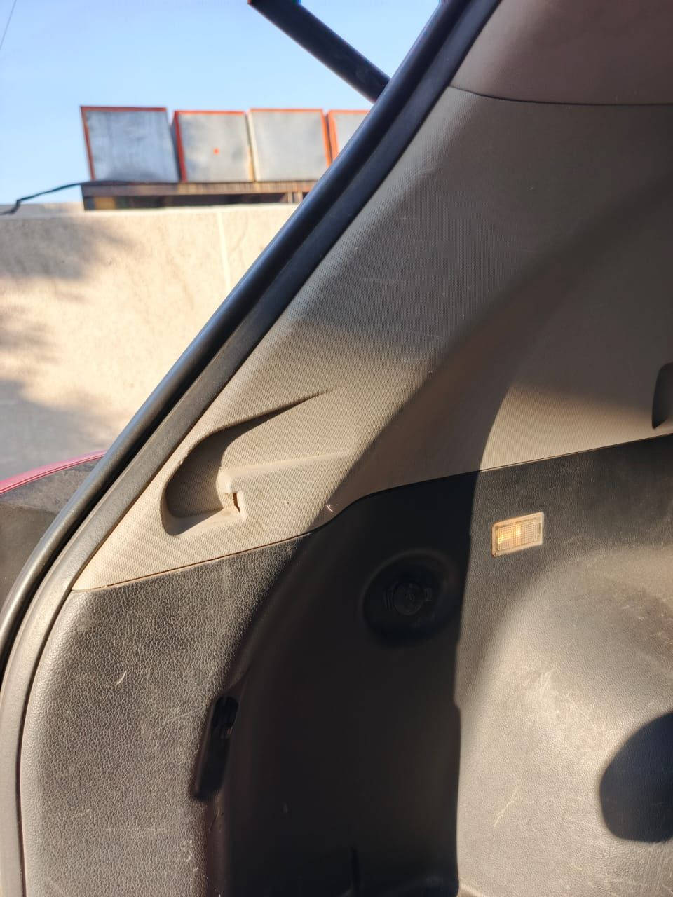 السلام عليكم سياره سبورتي للبيع سياره سياره نظيفه لايف جنون قطعتين تبريد سياره حادفه دعاميه وشبرين ونيت راجع على البارد بارد امريكي 2014 بغداد الشعب *********** وهذا الرقم والسعر 145 وبيها مجال
