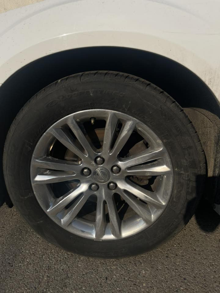 السلام عليكم اخوان اوباما موديل 17 تبديل فقط بابتين الايسر  اصلي تفصيخ بدون صبغ  ماشية 72 الف 

تترقم بغداد  مكانهة الحرية السعر 250$ نضيفة السيارة جدا (مع الرقم السعر)!

***********
