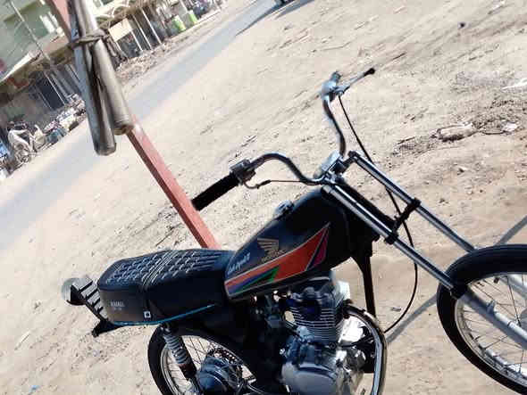 سلام عليكم دراجة موديل 16 اصلي وراق صولي تعمير23 سعر 650 بيهة مجال حك جية ***********
