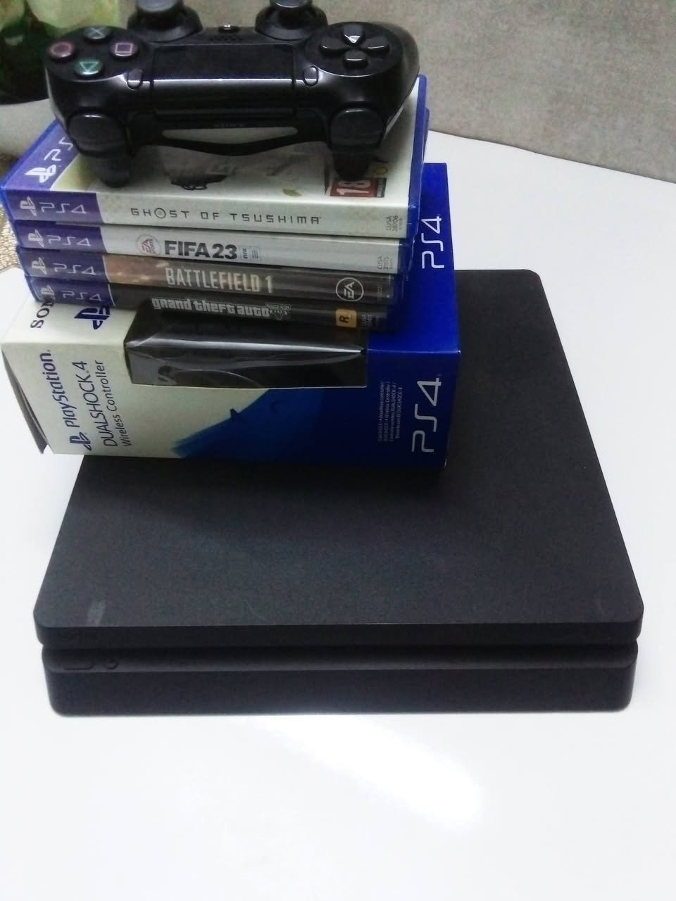 للبيع PlayStation 4 سلم
السلام عليكم جهاز بلي فور سلم النضافة 90% ذاكرة نص تيرة اثنين جوستيك نضيفات واربع العاب ثگيلة 
حالة الجهاز : ولامصلح ولا عطلان ولا مفتوح ابد لأي سبب استيكر وكالة ونضافة كدامكم 
المكان : بغداد البلديات 
التواصل خاص و شباب اتمنى يدخلي بس الشراي والسعر يدلل الشراي 
ملاحضة : سبب البيع قسط دراسة


**إذا كنت صاحب هذا الإعلان وتريد حذفه لأي سبب، رجاءا أرسل رسالة إلى الدعم الفني**