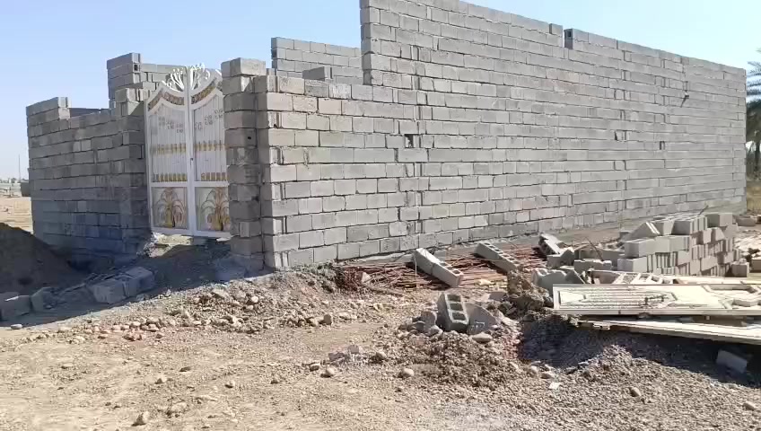 قطعة ارض للبيع الموقع حي كرار
مساحه 135متر قريبه على شارع الحوالي 
لاستفسار اتصال على رقم ***********
