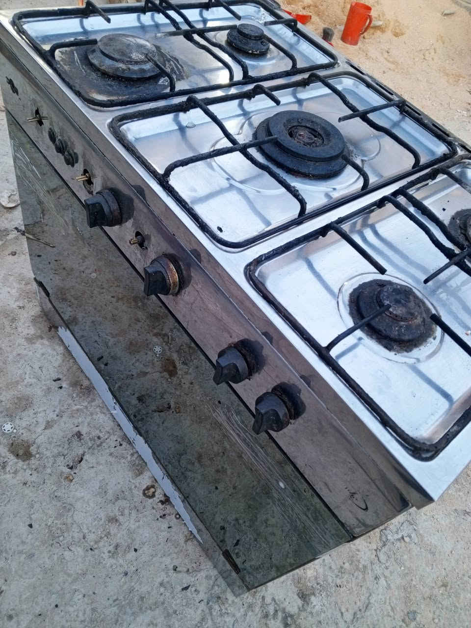 طباخ شغال نظيف للبيع مكاني بابل سدة الهندية ***********
