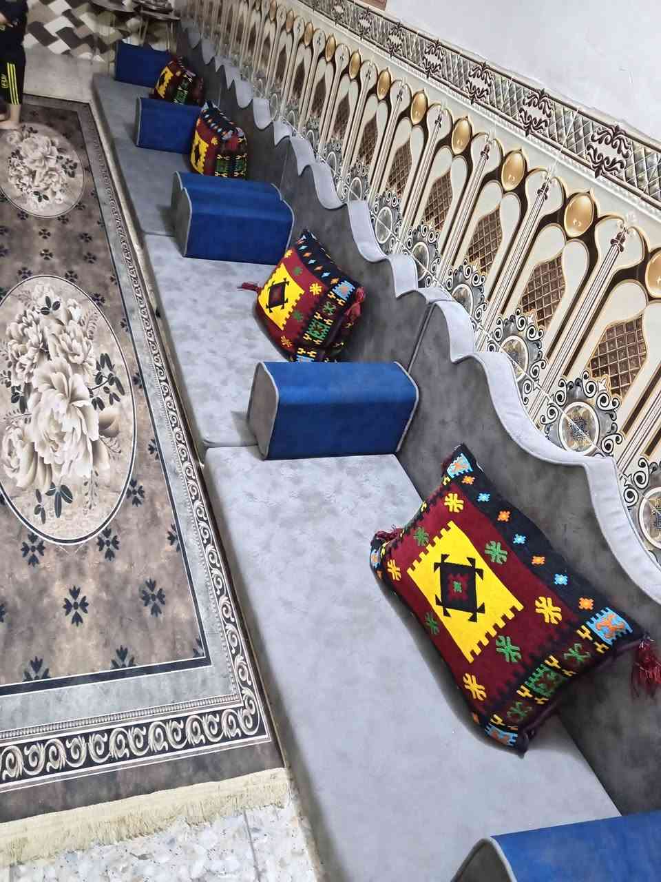 ديوان درجة اولة ١٠ متر مع طبلة ٨٠ ب ٦٠عرض
مكان بغداد بلديات *********** سعر ٣٥٠
