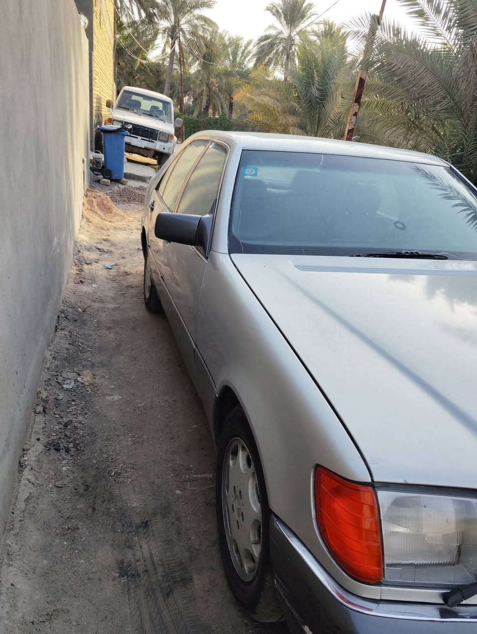 السلام عليكم
مارسيدس شبح موديل 92 باب قصير رقم بغداد باسمي تحويل مباشر داخل ازرق حبري محرك 320s بالضمان وبالشرط سعرها 65 وبيها مجال وتأمرون وتتدللون معروفة الشبح دبل جام فتحة سقف بردة خلفية كلها شغالة و مصبوغة عام اثر جراد 
للاتصال 
***********
***********
