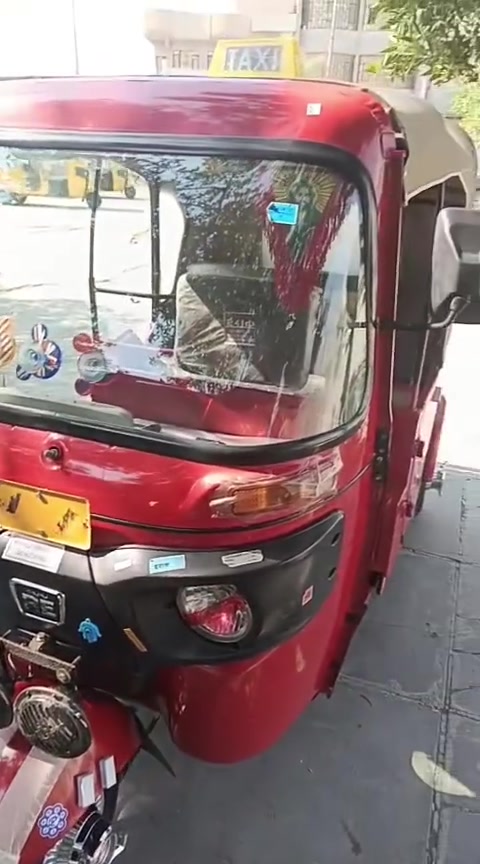 سلام عليكم تكتك ٢٢ كفاله عام شهر ١٢ مرقمه رايدها بعشره و 300 تصال عله هذا رقم ***********
