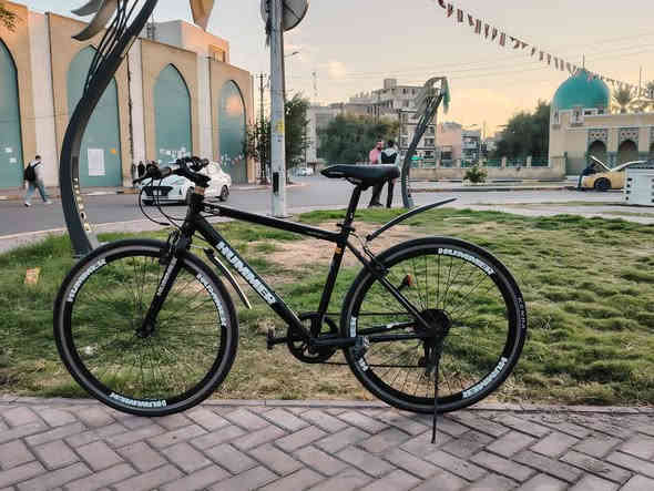 سلام عليكم
للبيع بايك c700 من ماركة (HUMMER) المعروفة 
صنع: امريكي 🇺🇸
لون: مميز اسود
حجم: 28
سستم مكينة: تورني شيمانو
سستم بركات: شيمانو 
بايك صالح: للمسار البعيد
بايك صالح: لطويل القامة 
بايك: كامل مكمل من كلشي
نظافت البايك: مثل ما موضح بل صور  
بركات: بل بكان
مختوم كامل من HUMMER🇺🇸
ويل: اسود طبقتين
(ملاحظة: قفط السرج ثابت قفط بس عالي مثل ما موضح بل صور)   
السعر 125 وبي مجال 
(مكاني: بغداد الاعظمية للي حاب يتواصل وياي ***********)
