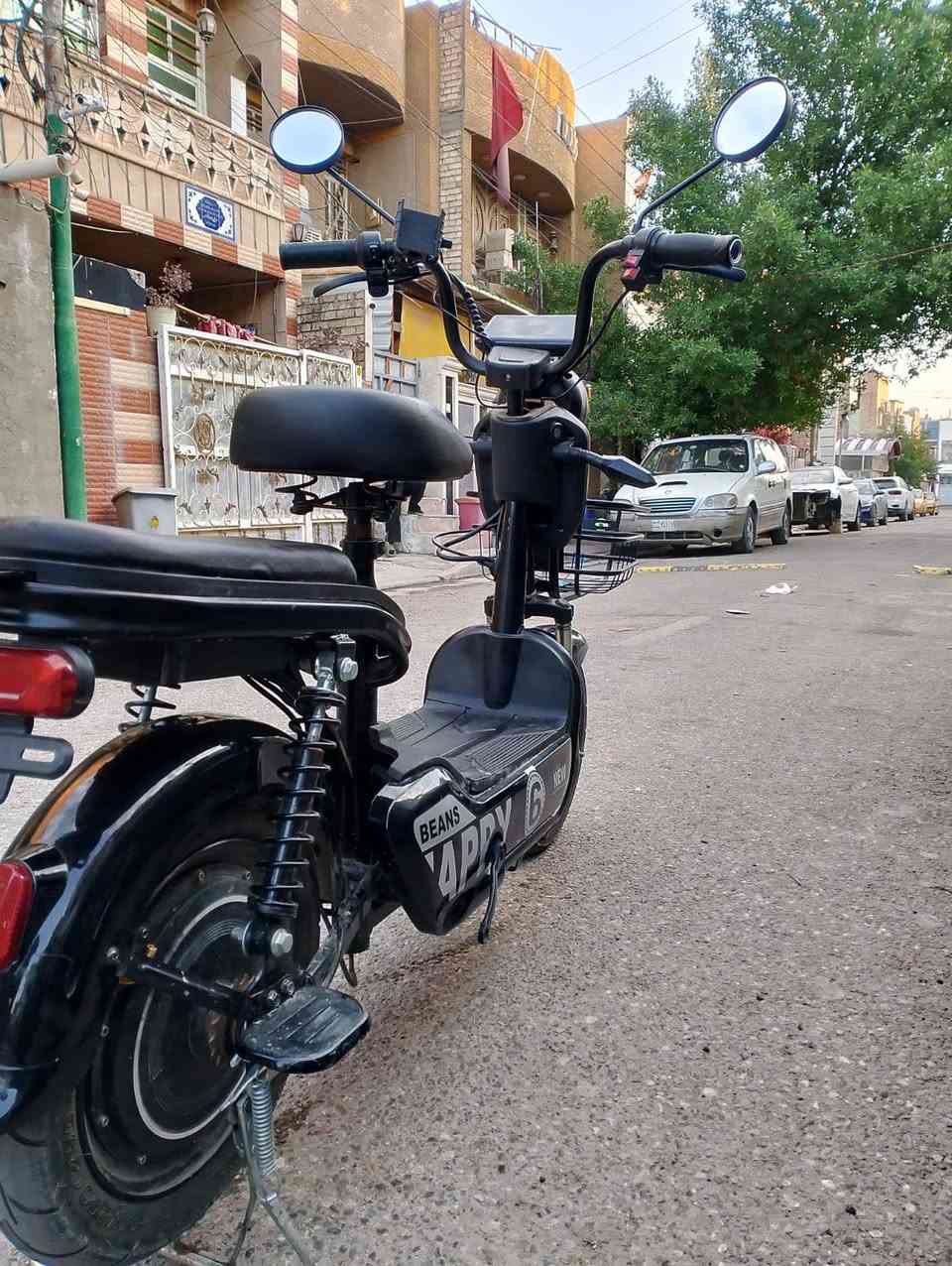 حجم 14 ✨

بطاريه ليثيوم 💢

3 سرع ▫️

دراجه نضيفه ✅

السعر : 250 وبيها مجال حك الجيه 

المكان : بغداد الحريه 

الرقم : ***********
