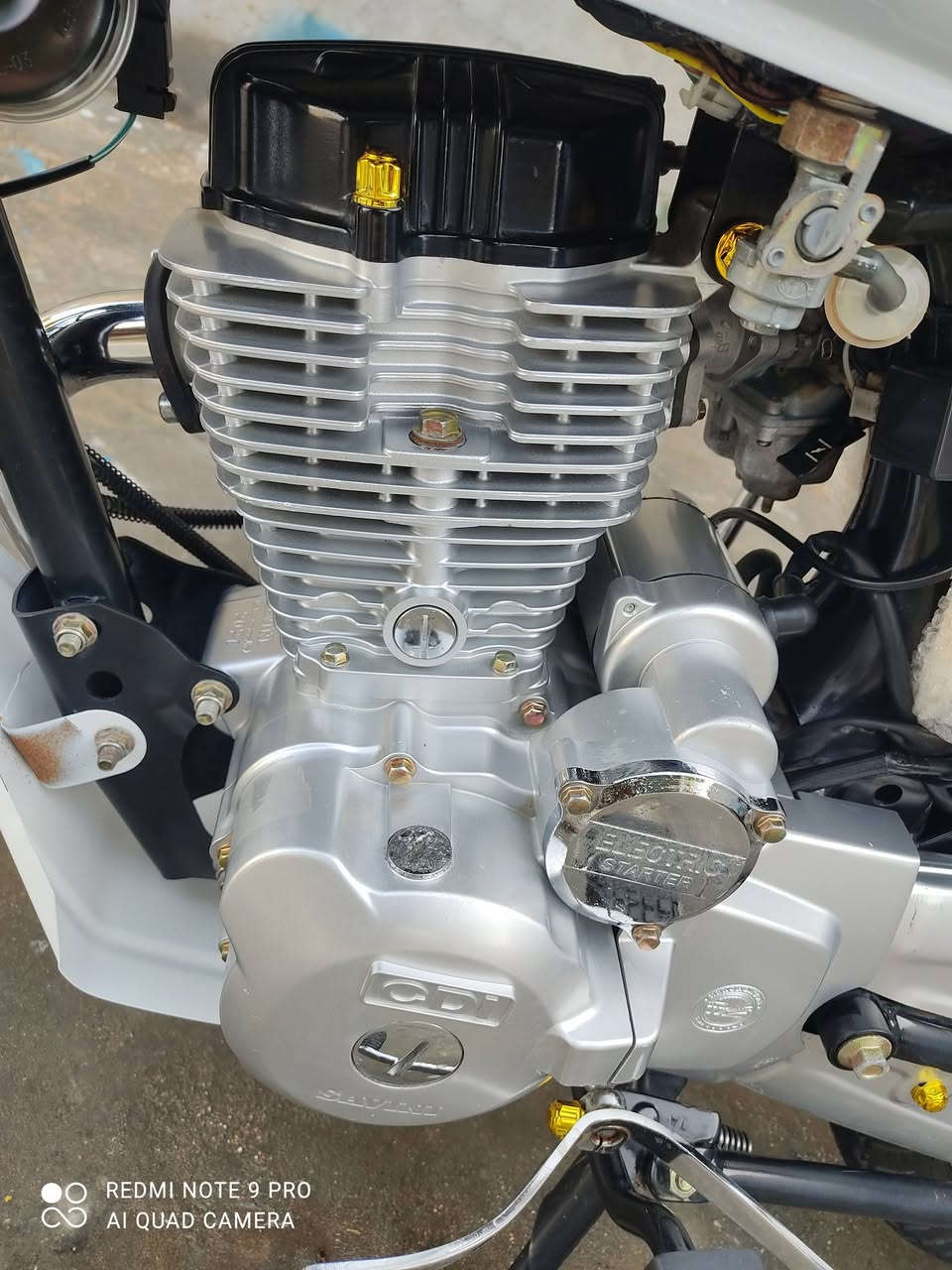 السلام عليكم شباب سيفان للبيع موديل 2023 دراجه نضيفه واحلى من الصور الشراي بيه خير ويدلل مكاني حله ابوغرق  مامتواجد على الفيس هذا رقمي 🤍***********
