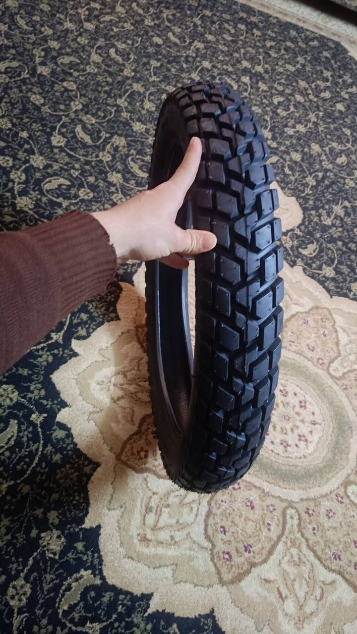 للبيع تاير باكستاني أصلي حجم 350/18 السعر 35 للتواصل على خاص او على الأرقام التاليه ***********
***********
