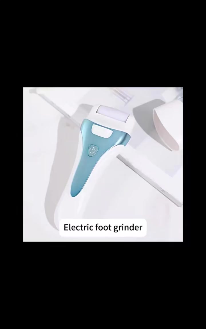 جهاز تنظيف الاقدام رجليج تستاهل الدلع بعد تعب اليوم 👣
تخلصي من الجلد الميت بدقائق وبكل سهولة
الجهاز اللي لازم يكون عند كل وحدة تهتم بنظافتها 
الاستخدامات
إزالة الجلد الميت وخلايا الكيراتين المتصلبة من كعب القدمين والمناطق الجافة بسهولة وأمان

تنعيم القدمين ومنحها مظهرًا ناعمًا ونظيفًا

مثالي للعناية بالقدمين في المنزل دون الحاجة إلى صالون

مناسب للرجال والنساء على حد سواء، خصوصًا لمن يعانون من التشققات والخشونة

المميزات

رأس طحن دوّار مزدوج: يحتوي على رأسين مختلفين بدرجتي خشونة لتلبية كافة احتياجات تقشير الجلد

تصميم عصري بشاشة رقمية LED: لعرض مستوى الطاقة وسرعة التشغيل

إضاءة LED ذكية: بلونين (أحمر وأزرق) لتوضيح منطقة العمل والمساعدة في الاستخدام الليلي

سرعتين مختلفة: يمكن التحكم بها عبر زر تشغيل واحد لضبط الأداء حسب الحاجة

محرك قوي وفعّال: بقدرة 5 واط ويدور بسرعة عالية لإزالة الجلد بسرعة وفعالية

زاوية تشغيل واسعة 300 درجة مع دوران 360° لتوفير أقصى تغطية وسهولة في الاستخدام

بطارية ليثيوم قوية بسعة 1200mAh: تتيح وقت استخدام ممتاز وشحن سريع

شحن USB عملي: يأتي مع كابل شحن USB من نوع Type-C، يناسب جميع الشواحن

تصميم مريح: خفيف الوزن، سهل الحمل، ومريح عند الإمساك

إغلاق تلقائي بعد 15 دقيقة لحماية الجهاز من السخونة الزائدة أو التشغيل غير المقصود

زمن الشحن: حوالي 2.5 ساعة

جهد التشغيل: 3.7V – مدخل الشحن 5V1A

محتويات الصندوق

جهاز مبرد كهربائي DL-166

رأسان طحن قابلان للتبديل بدرجتين مختلفتين من الخشونة

غطاء حماية للرأس

كابل شحن USB


**إذا كنت صاحب هذا الإعلان وتريد حذفه لأي سبب، رجاءا أرسل رسالة إلى الدعم الفني**