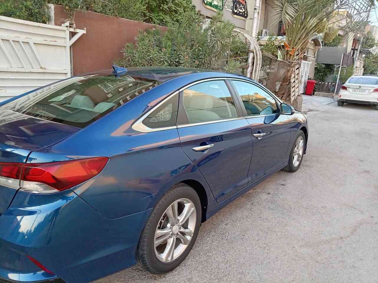 السلام عليكم سوناتا ٢٠١٨ فول مواصفات عدة الفتحة أمريكي محرك ٢٤٠٠ ضربتهة بس خشم البنيد أي دواخل مابيهة كير ومحرك خير من الله مكان بغداد سعر 130 وبيهة مجال ***********
