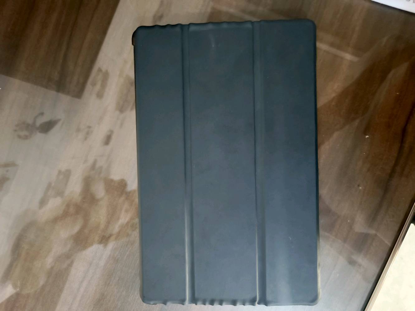 ايباد بلاك فيو ذاكرة 256 رام 12 قابل للتوسعة 
معة قلم للدراسة اصلي مال الجهاز والكفر الاصلي والشاحنة الاصلية . 
المكان ديوانية / حي الأسكان قرب مستشفى الحسين 